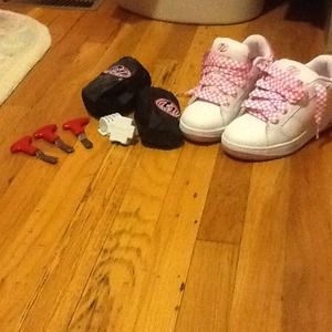 reduced*NEW*Pink and white Heelys.