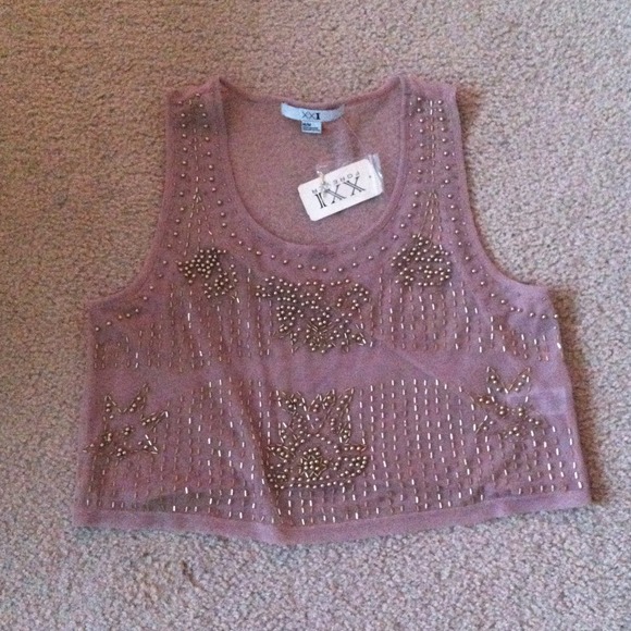 Tops - NEW Gorgeous beaded crop top