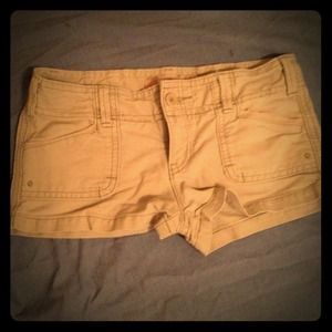 Khaki cargo hollister shorts