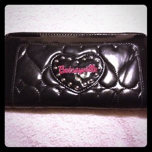 Betsyville zip around wallet