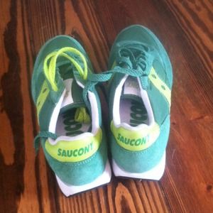 Saucony never worn!