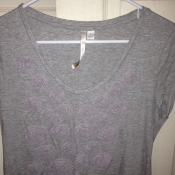 Lauren Conrad gray tee