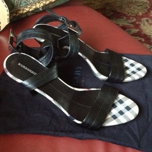 @jolenadv only - Burberry plaid & leather sandals