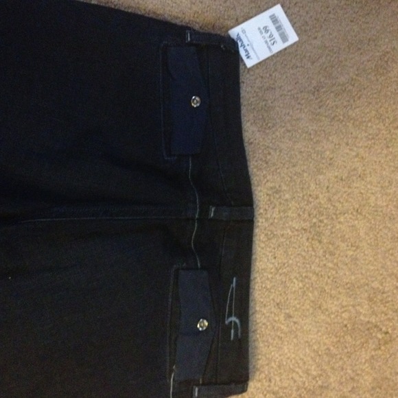 BNWT! Dark wash skinny jeans! 😃 - Picture 3 of 3