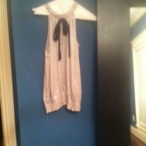 Cute top with tie at front.