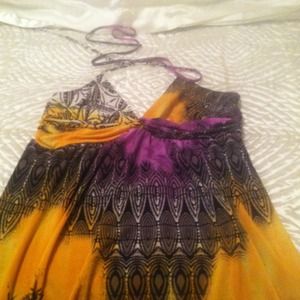 Cute top ties at neck.