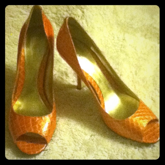 Coral Peep-toe Pump
