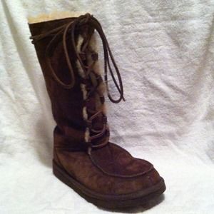Ugg Australia AUTHENTIC lace up boots