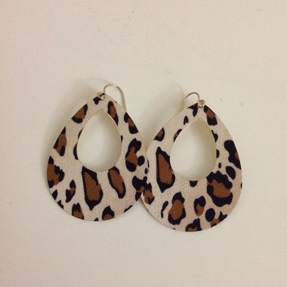 ❌❌ SOLDDD Leopard earrings