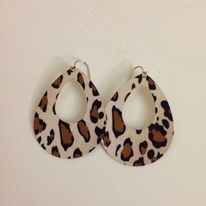 ❌❌ SOLDDD Leopard earrings