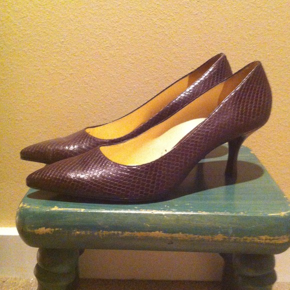 Cole Haan brown pumps