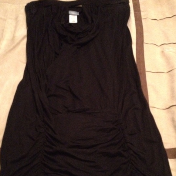 Keyhole strapless dress