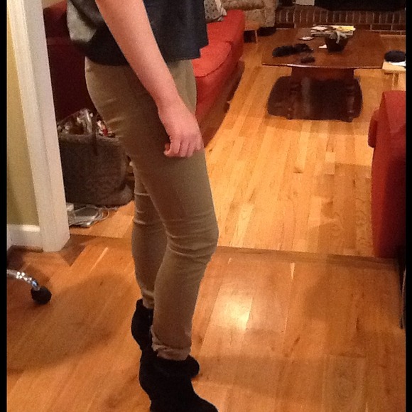 Green leggings/pants - Picture 2 of 3