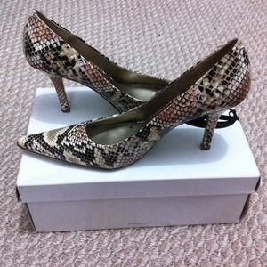 ✨SOLD✨Nine West Freda Pump