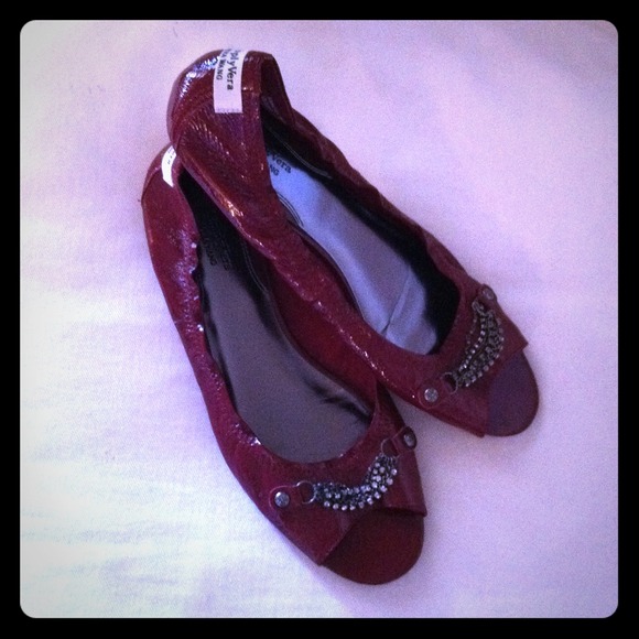 *SOLD*Simply Vera Annona Red Peep-toe Flats