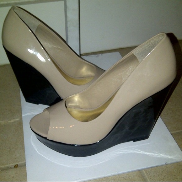 Jessica Simpson Shoes - Jessica Simpson nude and black patent wedges
