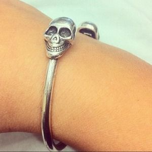 Skull bracelet