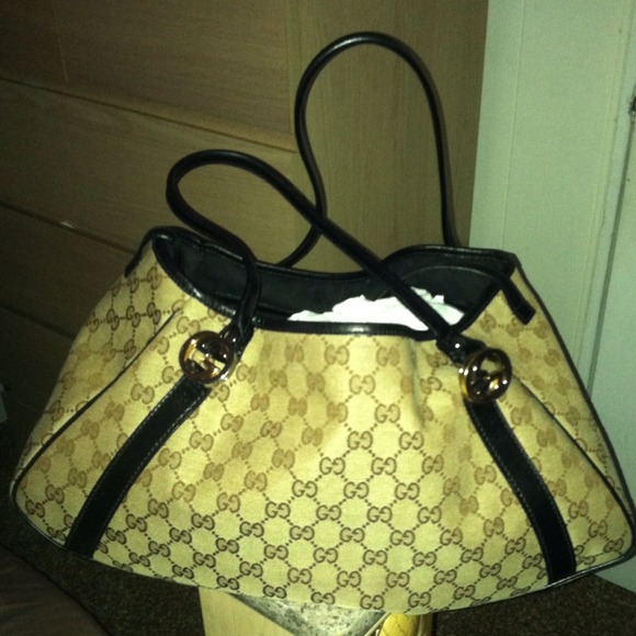 Gucci Handbags - 🌟Reserved @tiffen32🌟AUTHENTIC Gucci bag!!!!✨