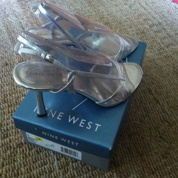 Silver Leather Heels ! - Picture 2 of 3