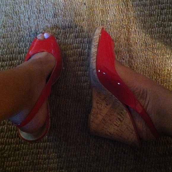 💢✋RESERVED!✋💢Red Wedges - Picture 2 of 2