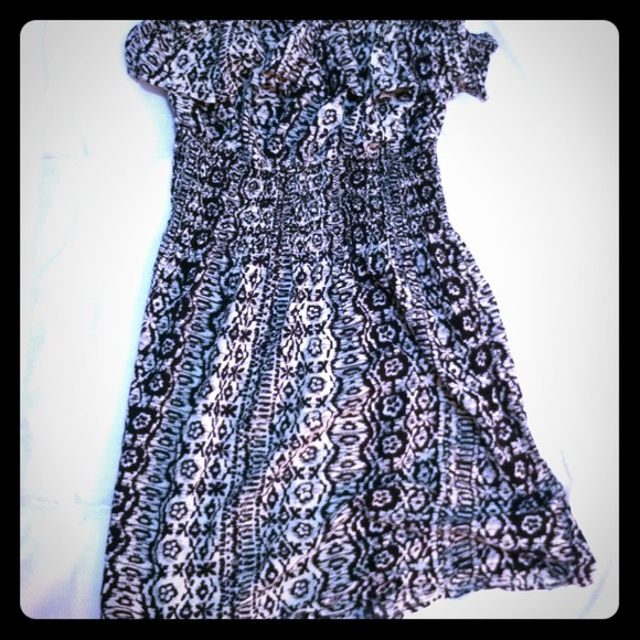Strapless ruffle dress - Picture 1 of 3