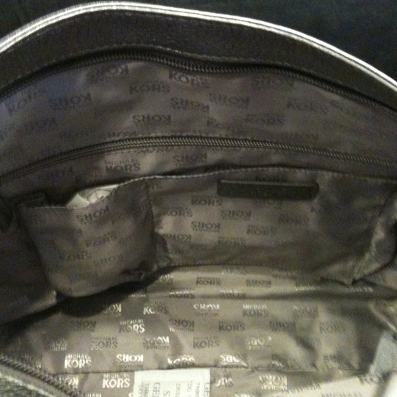 Michael Kors genuine leather gunmetal handbag - Picture 3 of 3