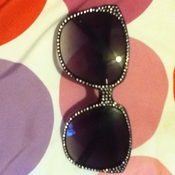 Sunglassea