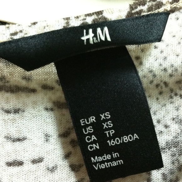 H&M snake skin pattern top - Picture 2 of 4