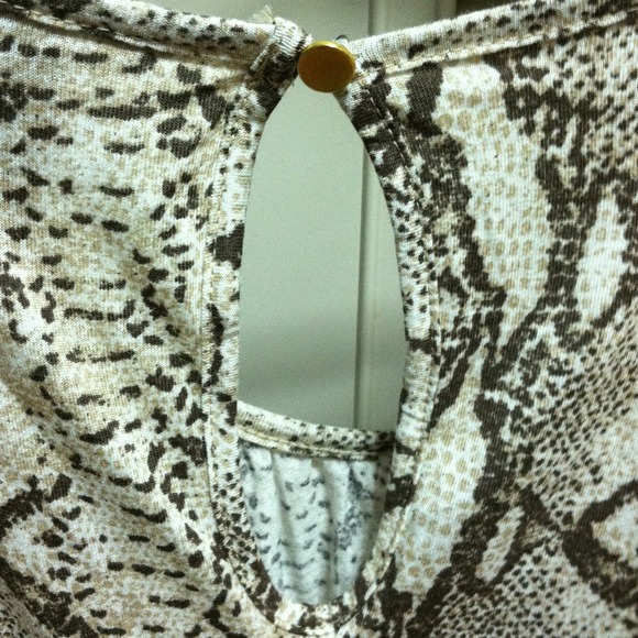 H&M snake skin pattern top - Picture 4 of 4