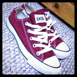 Burgundy Converse/Chuck Taylor