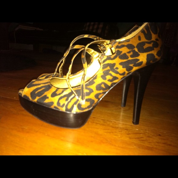 Guess Cheetah Print Heels