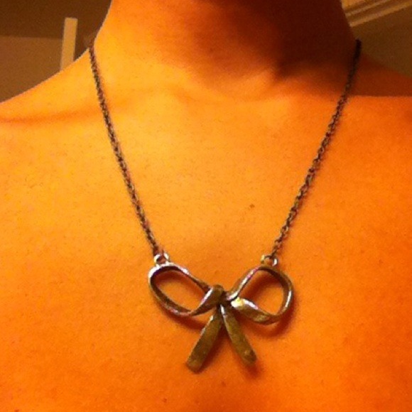 Jewelry - Bow Necklace and top