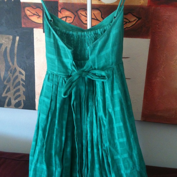 Cute green dress - Picture 2 of 3