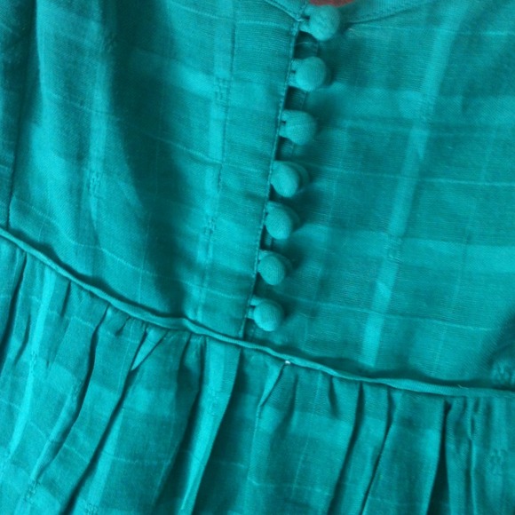 Cute green dress - Picture 3 of 3