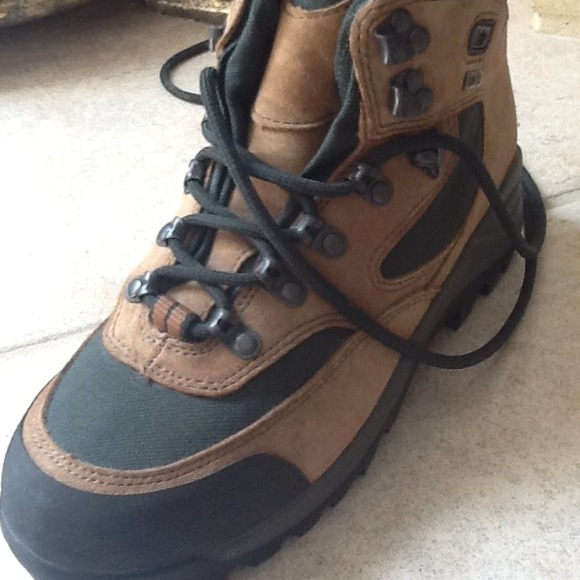[ SOLD ]@sherenem NEW Hiking BOOTS - Picture 3 of 5