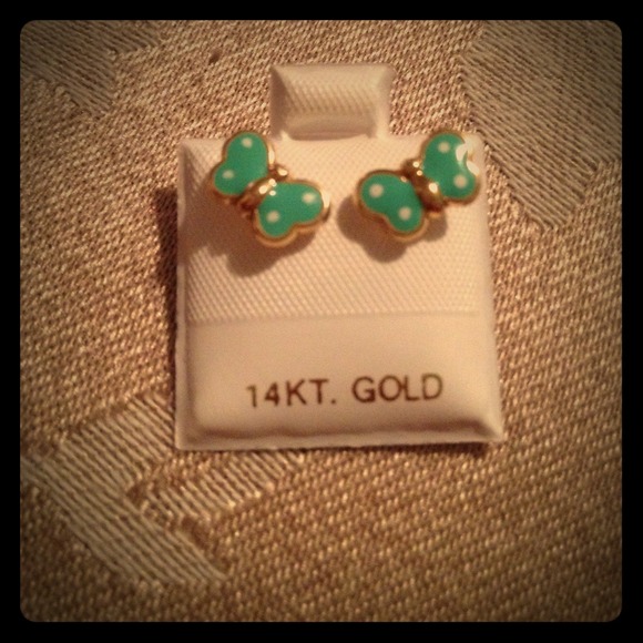 New! Beautiful butterfly earrings!