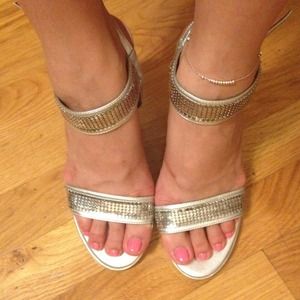 💢Reduced💢Brand new! Silver Nina sandals size 6.5