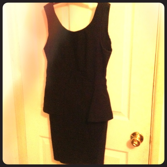 💢Reserved💢@thiftylady 🌺Black peplum dress