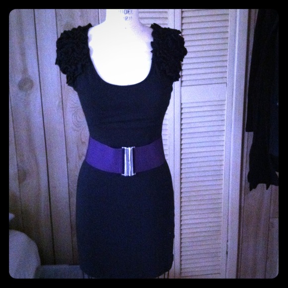 ❌SOLD❌ Little black dress with floral shoulders