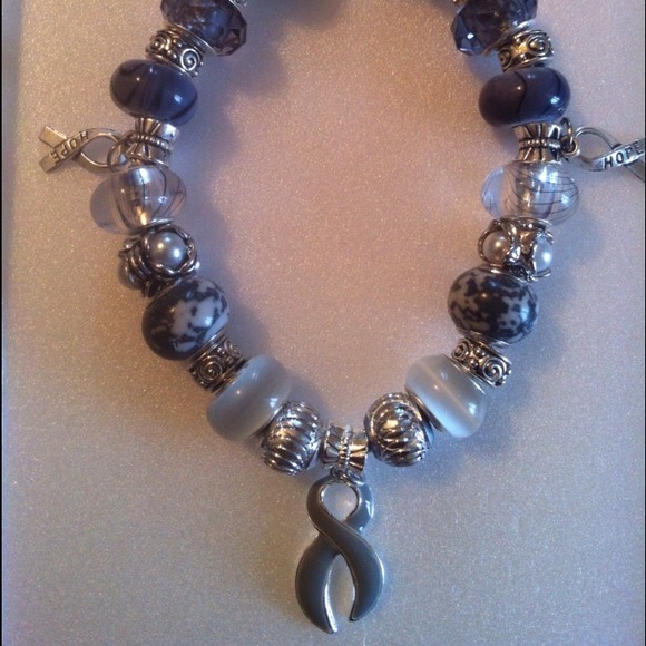 Gray Asthma/Diabetes Awareness charm bracelet.