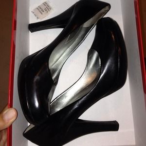 💢Reduced temporarily💢from $35 Round toe pumps