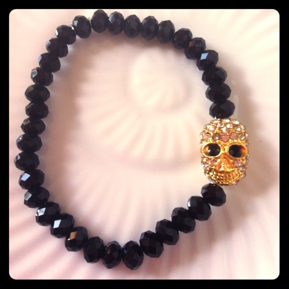 Beaded skull bracelet