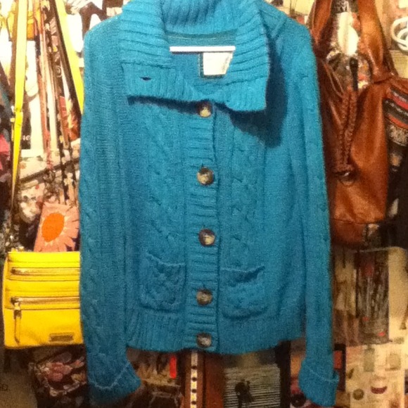 Blue chunky knit sweater !