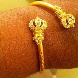 Sold-Bracelet fit for a queen.