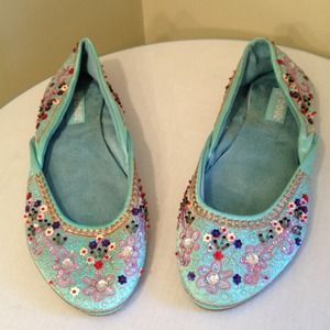 Adorable flats Size 8 1/2 BRAND NEW !!