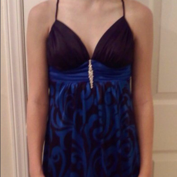 Cute! Cute! Cute!  Great dress! - Picture 2 of 3