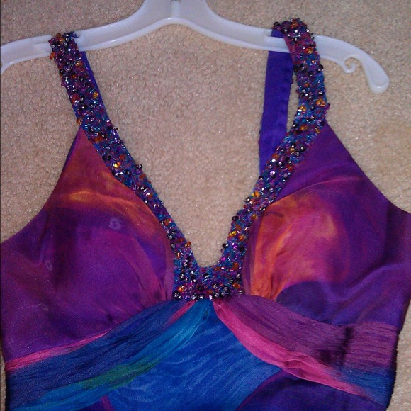 Beautiful Long  Dress - Picture 1 of 2