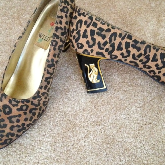 Leopard print dress shoes/ Blk  and Gold heels! - Picture 2 of 4