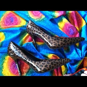 Leopard heels size 9