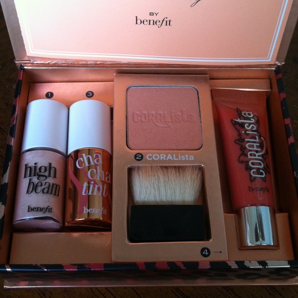 RESERVED✨Benefit go tropicoral lip&cheek kit